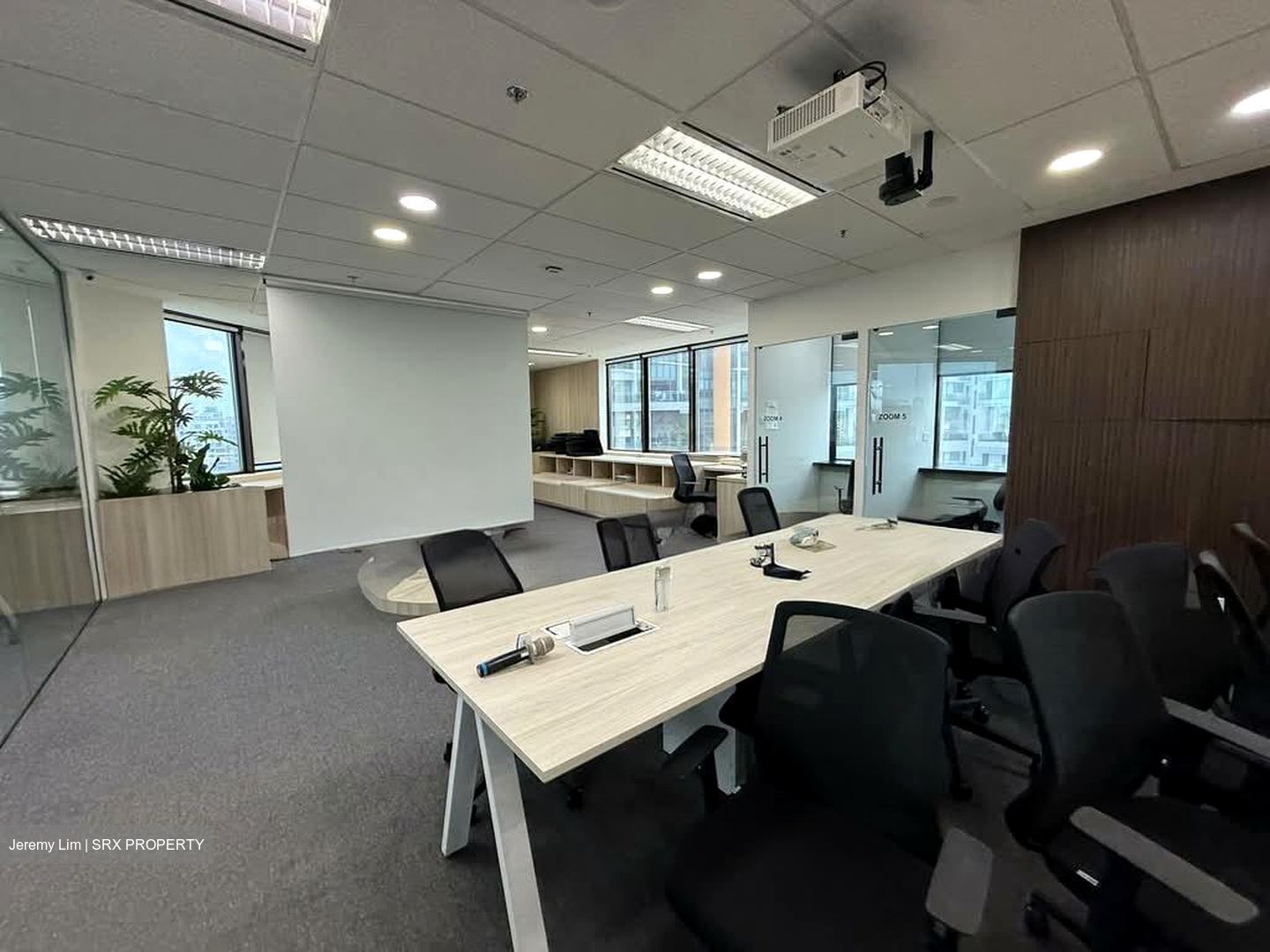 United Square (D11), Office #539397781